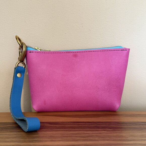 Wolf Leathers Mini Travel Case in Hot Pink NWOT/EUC leather - Picture 1 of 4